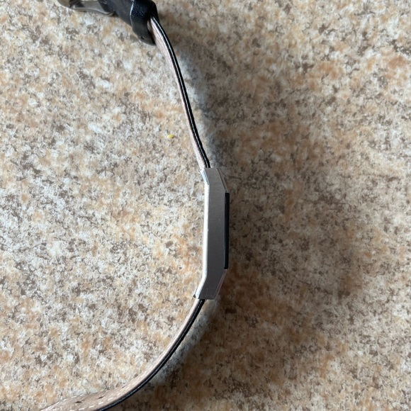 Kenneth Cole New York digital watch - Picture 9 of 12